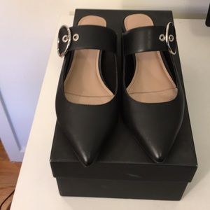 Banana Republic - 8 - Black Slide - NWT